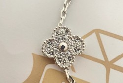 Van Cleef & Arpels panda bracelet