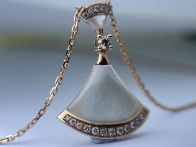Bvlgari divas dream 18k rose gold diamond necklace