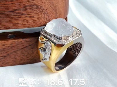 白月光高冰玻璃底貔貅戒指